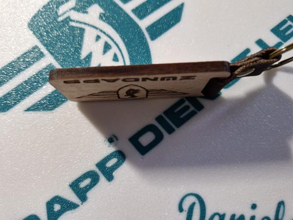Zündapp Schlüsselanhänger aus Buchenholz mit Leder und Messing Ring und Niete!